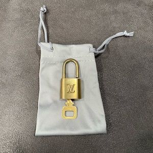 Louis Vuitton Podlock and Key
